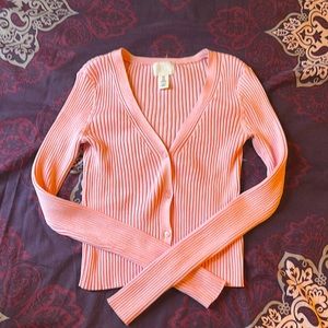 Short cardigan rib-knit viscose blend.